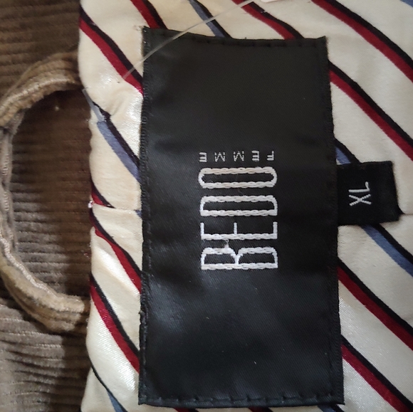 Woman's jacket - Picture 4 of 4